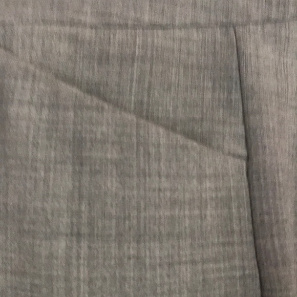 Gray suit pants in size 6 Petite - Picture 3 of 3